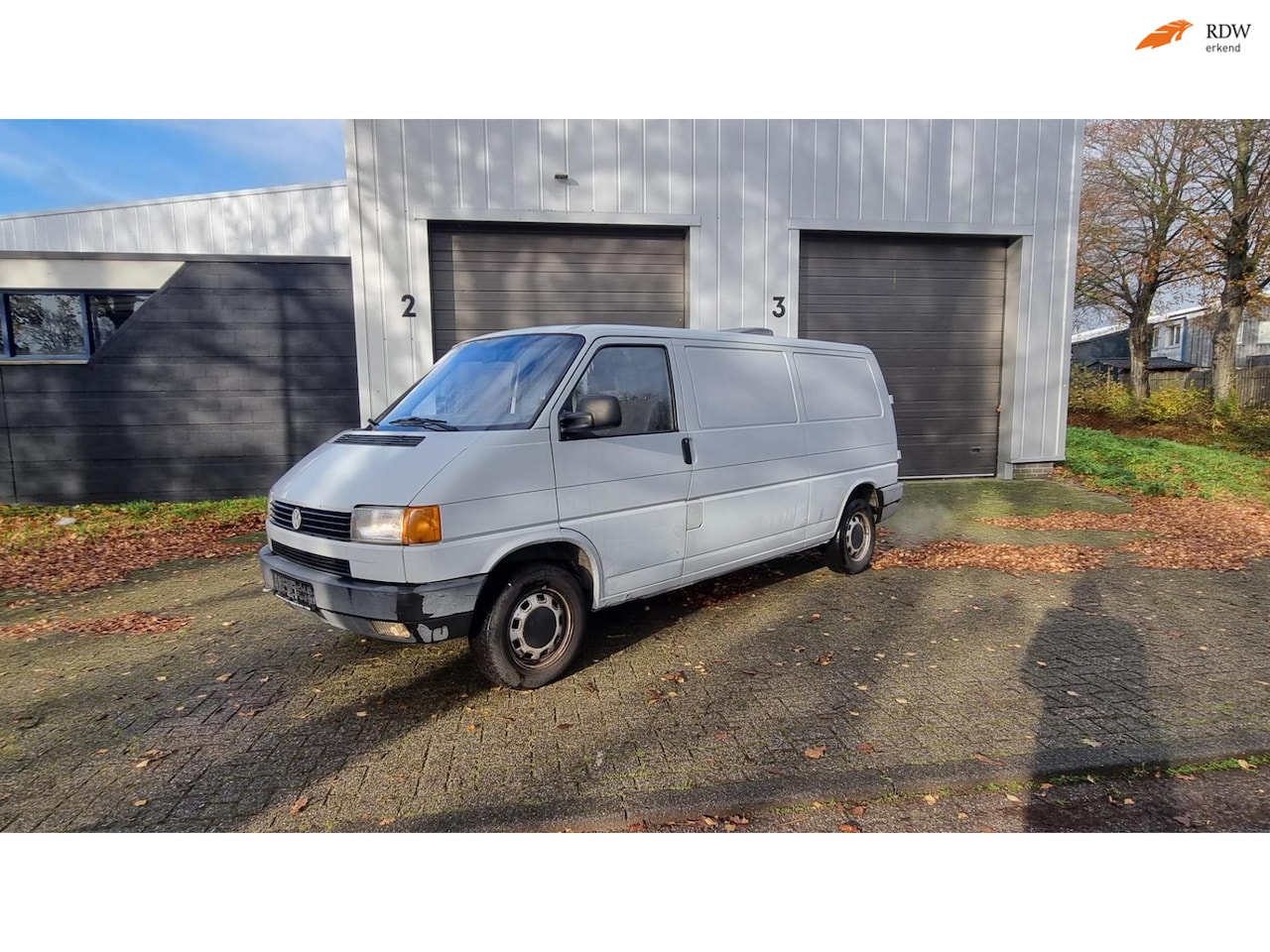 Volkswagen Transporter - 2.0 EXTRA LANG BENZINE NETTE STAAT GOED ONDERHOUDEN - AutoWereld.nl