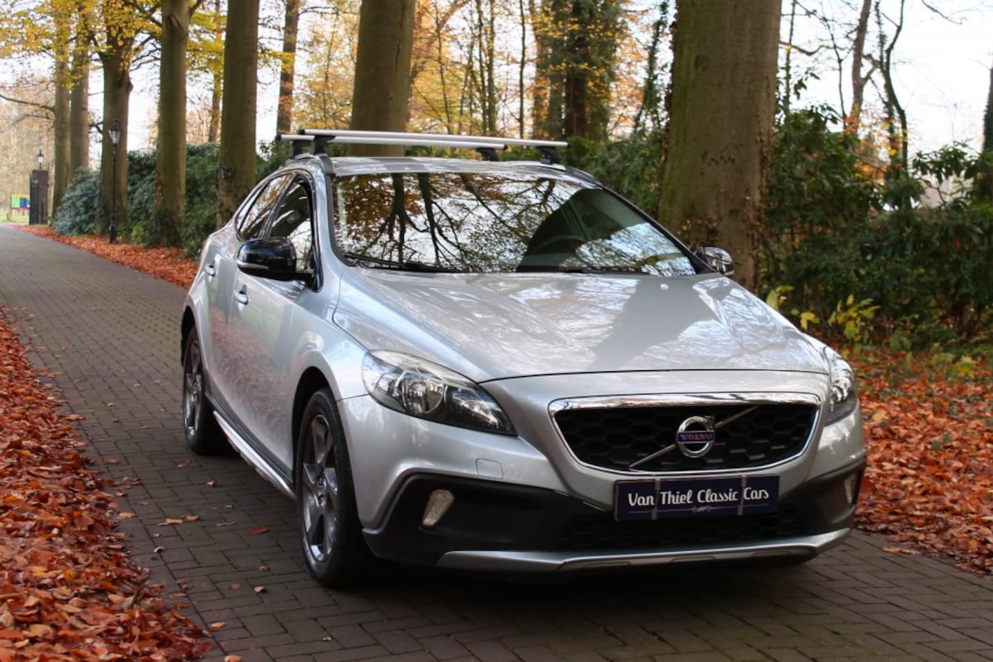Volvo V40 Cross Country - 1.6 T4 180 PK NAP - AutoWereld.nl