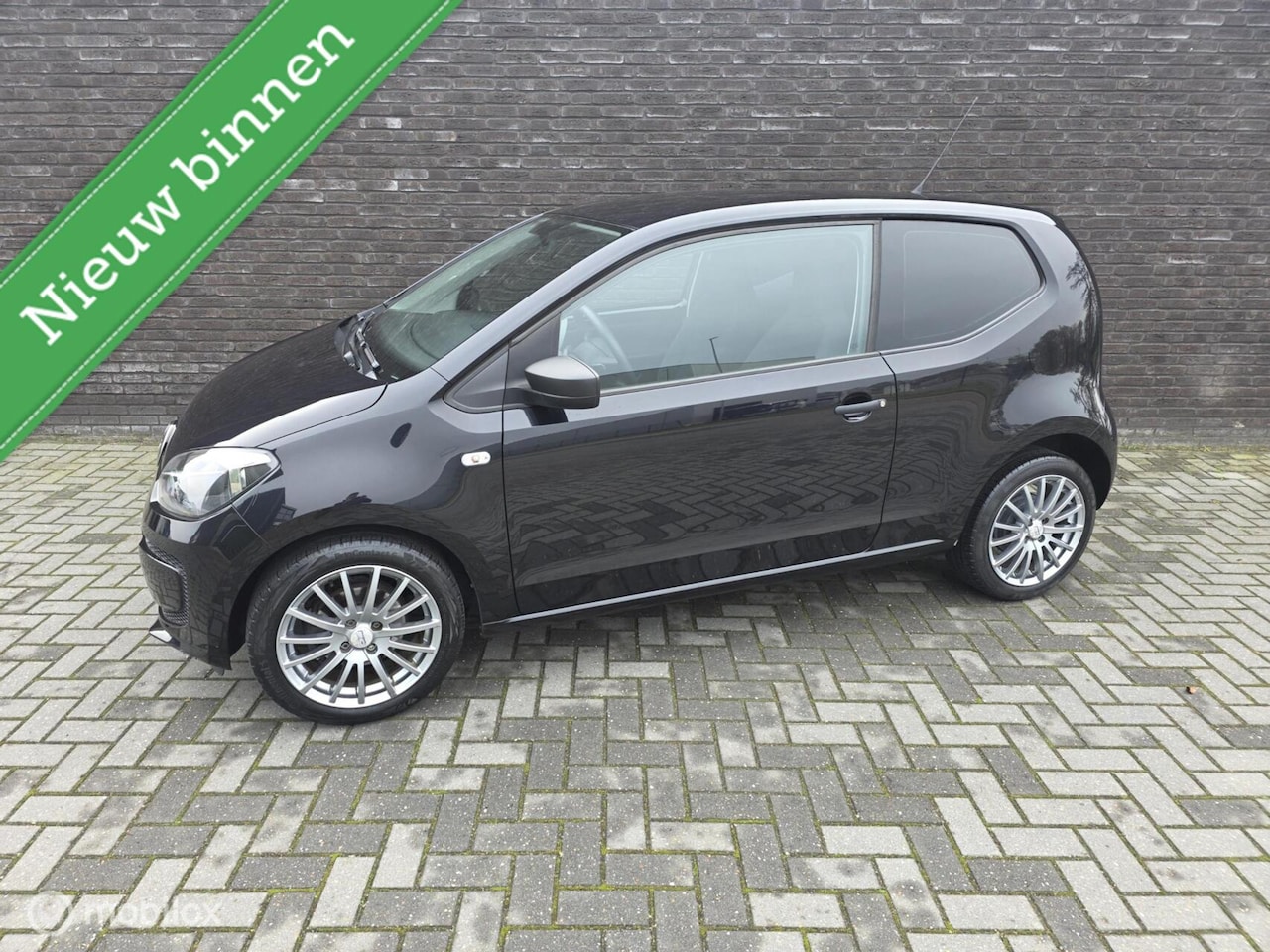 Volkswagen Up! - 1.0 high up! BlueMotion|Airco|Netjes| - AutoWereld.nl