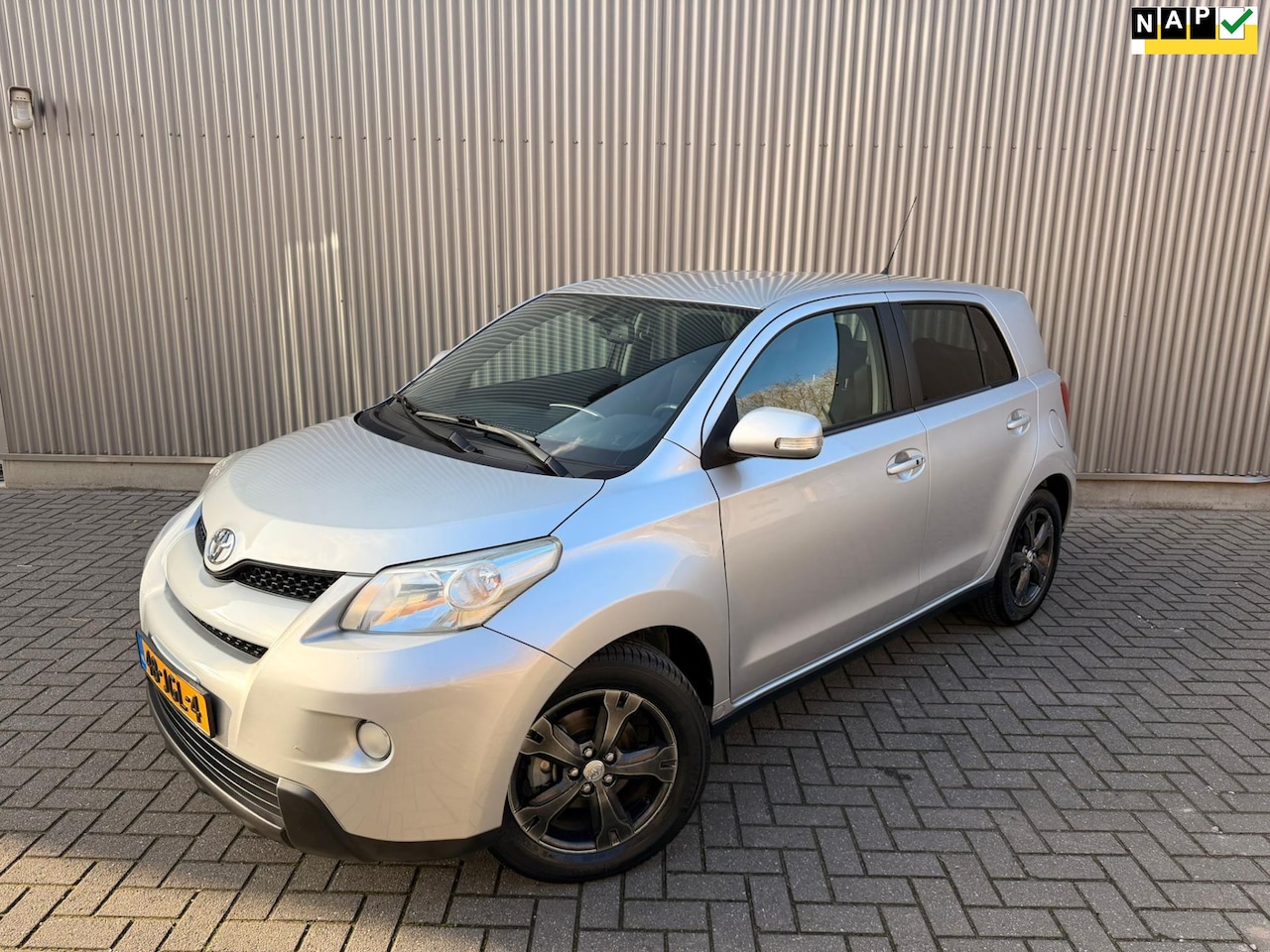 Toyota Urban Cruiser - 1.3 VVT-i Dynamic Navi|16 Dealer beurten|Keyless|Eerste eigenaar - AutoWereld.nl