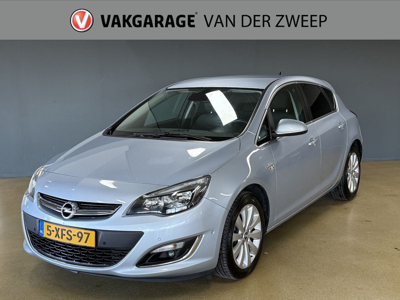 Opel Astra - 1.4 Turbo Cosmo | Airco | Cruise - AutoWereld.nl