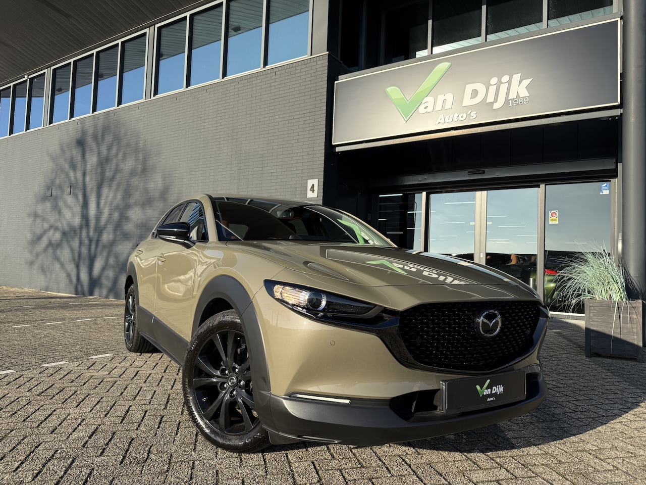 Mazda CX-30 - 2.0 X M Hybrid Nagisa Leer Navi Camera Bose 187Pk - AutoWereld.nl