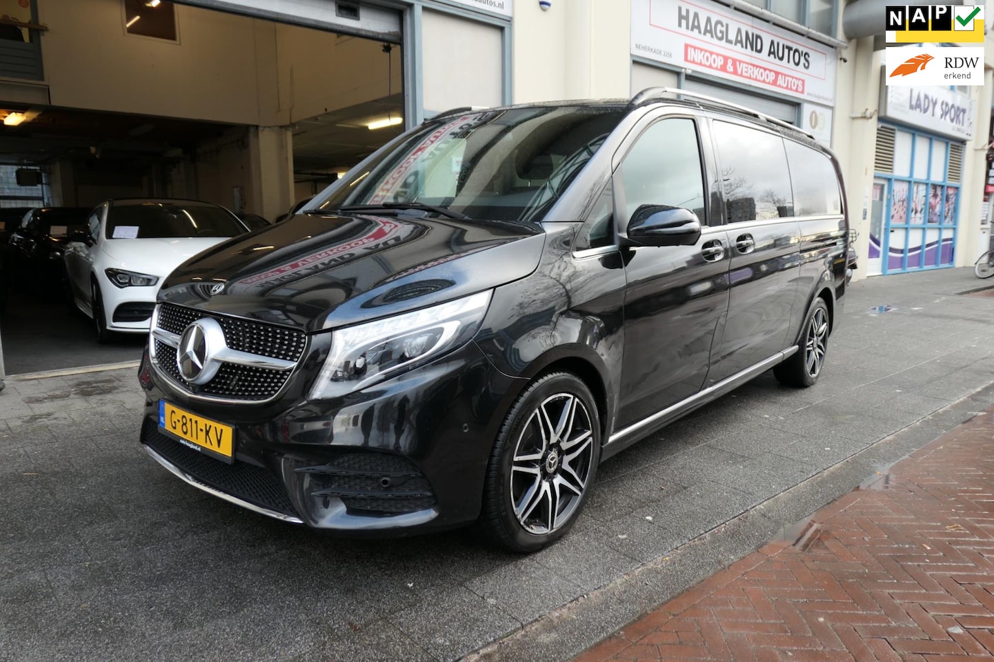 Mercedes-Benz V-klasse - 250d Extra Lang Avantgarde Edition Apk/AMG Pakket/Cruise/Climate/360Camera/7-zitter/Leder - AutoWereld.nl