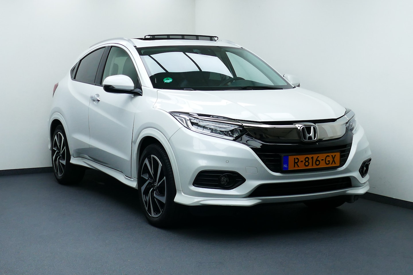 Honda HR-V - 1.5 i-VTEC Executive. Panodak, Navi, Camera, StoelVerw, Haak 1000kg - AutoWereld.nl