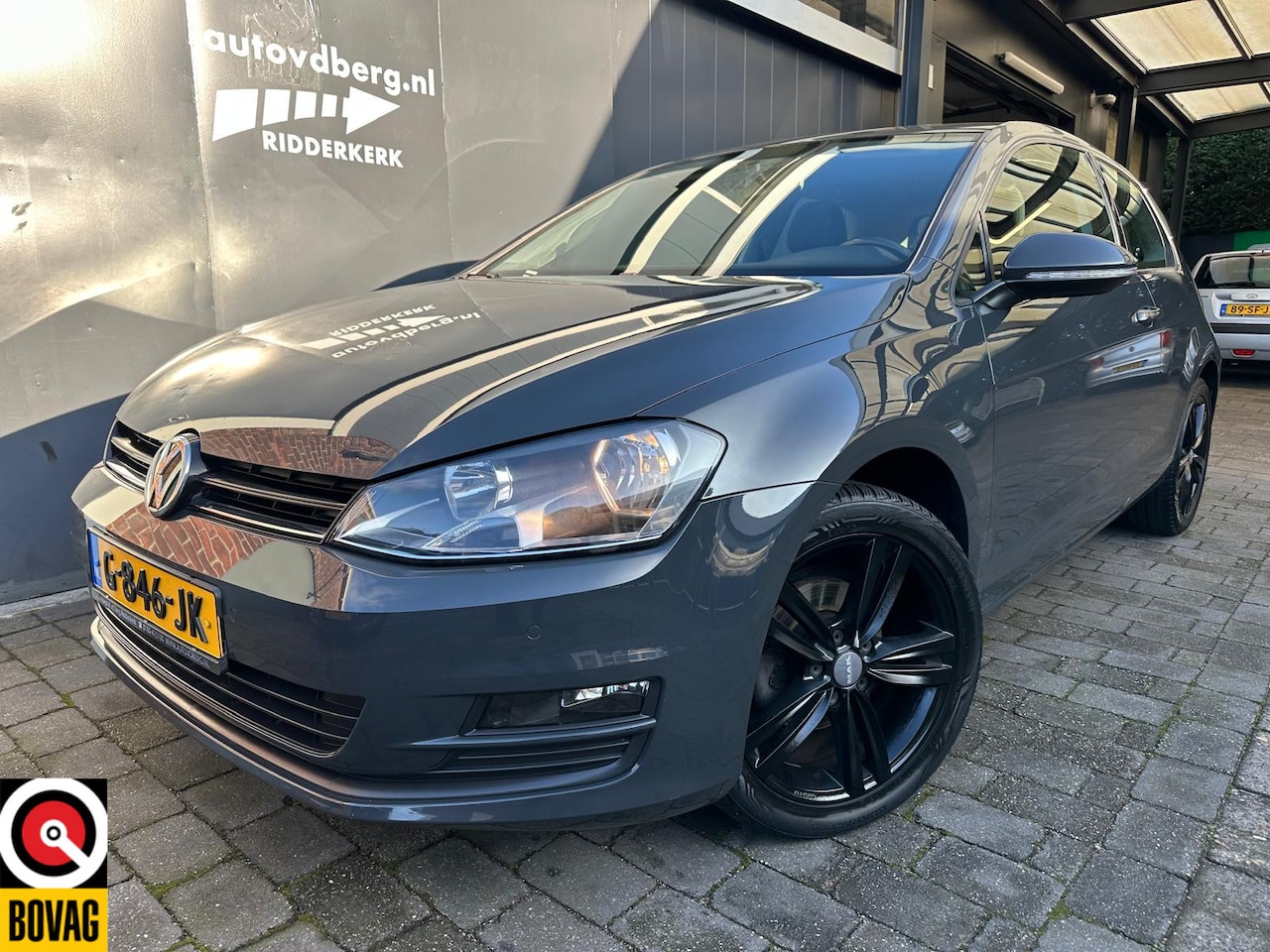 Volkswagen Golf - 1.2 TSI Trendline UranoGrau | Carplay | DAB | 17 inch | Allseason | - AutoWereld.nl