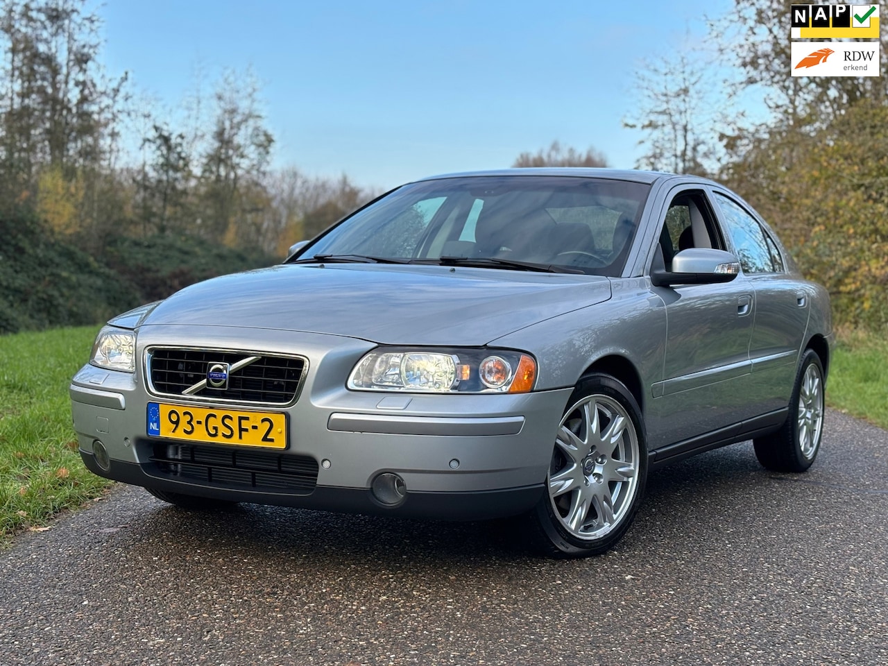 Volvo S60 - 2.5T Kinetic Aut/Leder/Pdc/Acc - AutoWereld.nl