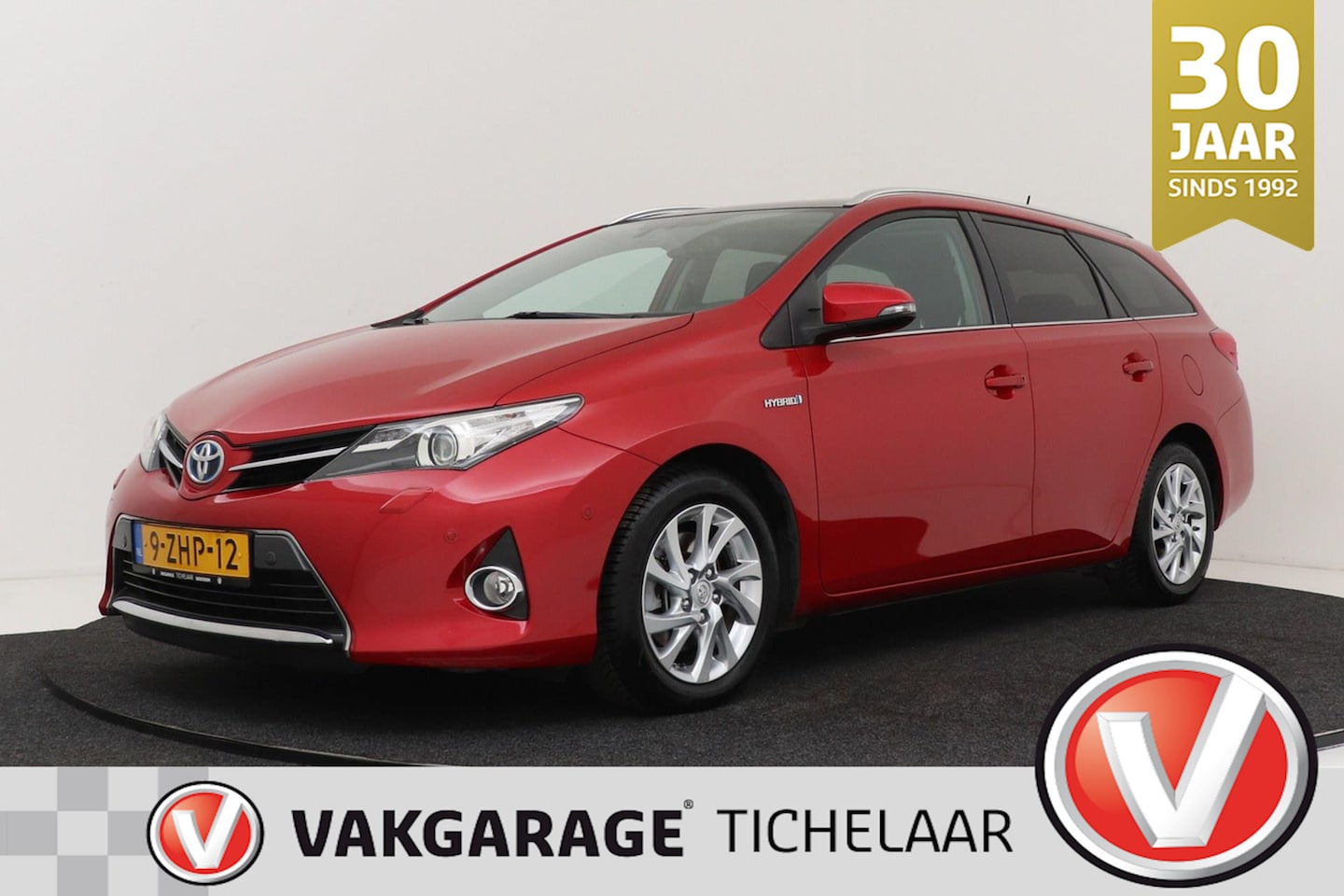 Toyota Auris Touring Sports - 1.8 Hybrid Lease | Panoramadak | Dealer Ond. | Org NL | Camera | Cruise Control | Stoelver - AutoWereld.nl
