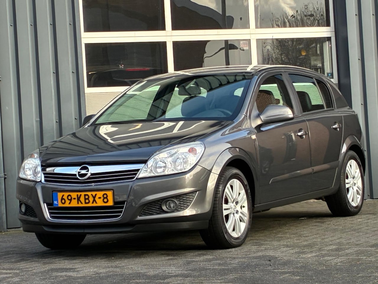 Opel Astra - 1.6 Cosmo Leder Airco Cruise controle Trekhaak - AutoWereld.nl