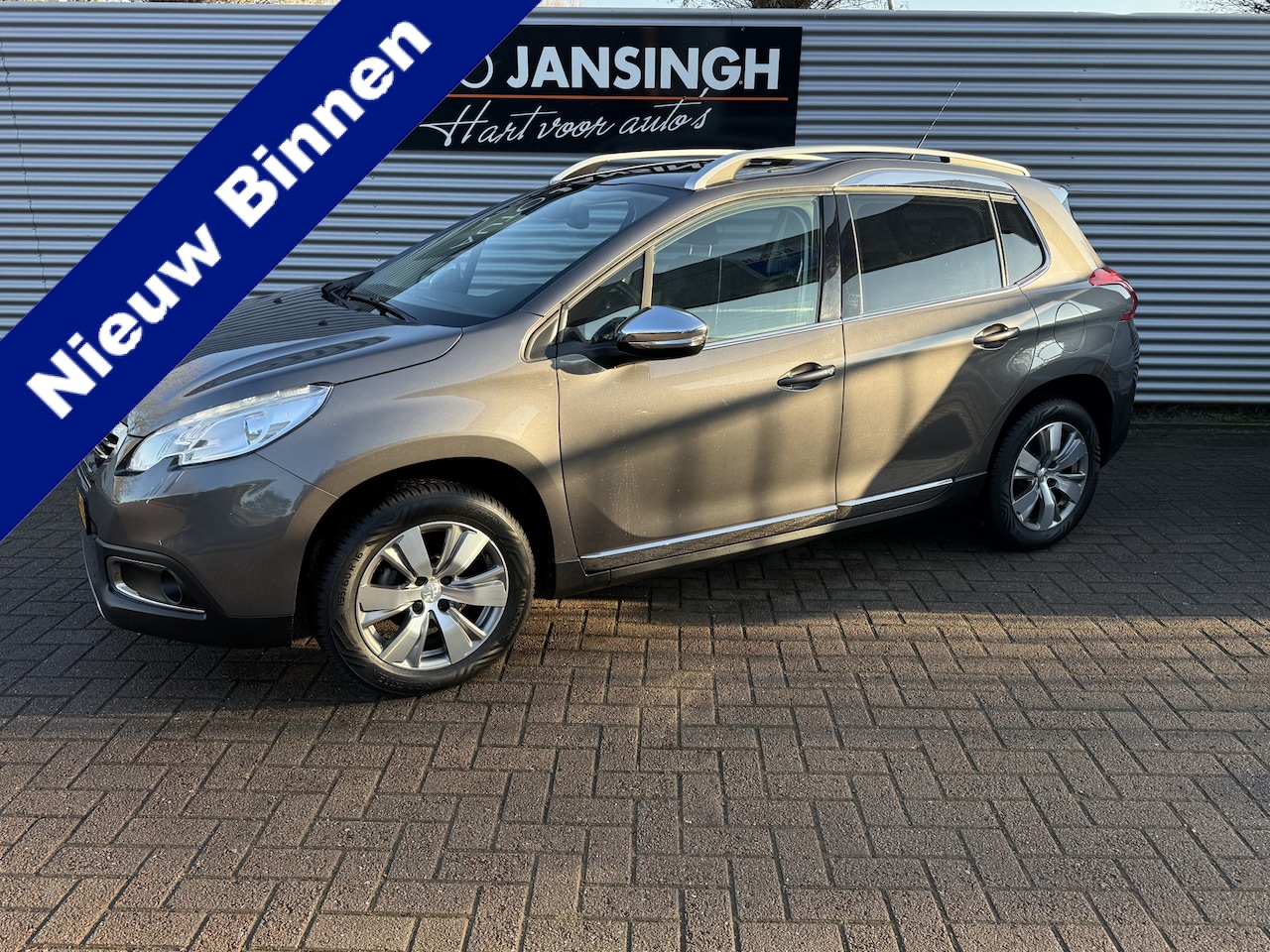 Peugeot 2008 - 1.2 PureTech Allure met maar 51.594km!! | Clima | Panoramadak | Afn. Trekhaak | Navi | Cru - AutoWereld.nl