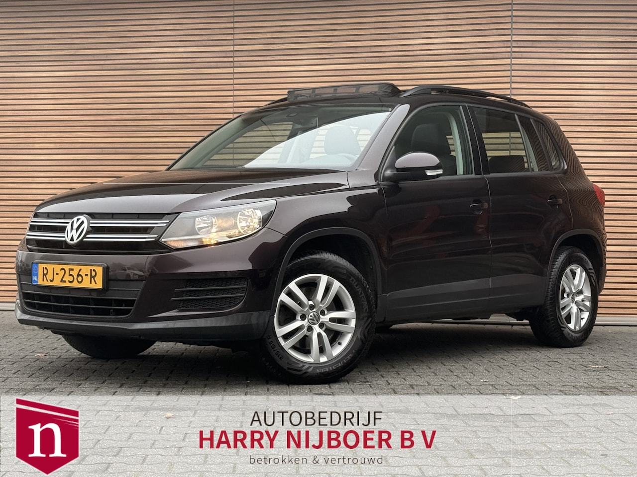 Volkswagen Tiguan - 2.0 TDI Sport&Style R-line Edition Navi / Clima / Camera / Panodak / Cruise - AutoWereld.nl
