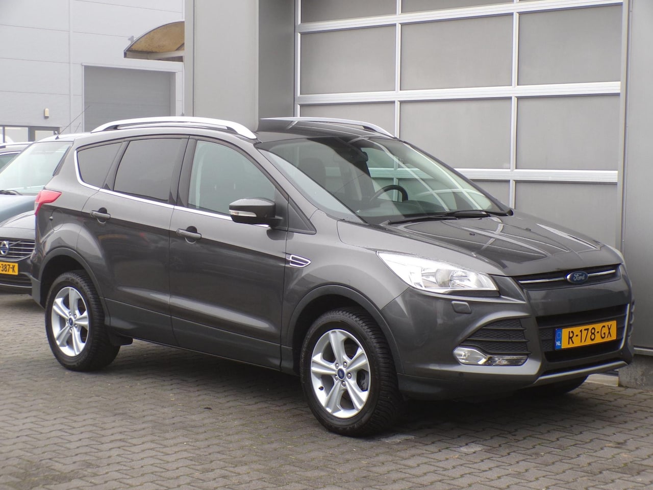 Ford Kuga - 1.5 Trend|PDC|Trekhaak|Stoelverw.|Clima|Cruise|BT - AutoWereld.nl