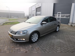 Volkswagen Passat - 1.4 TSI Highline BlueMotion AUTOMAAT