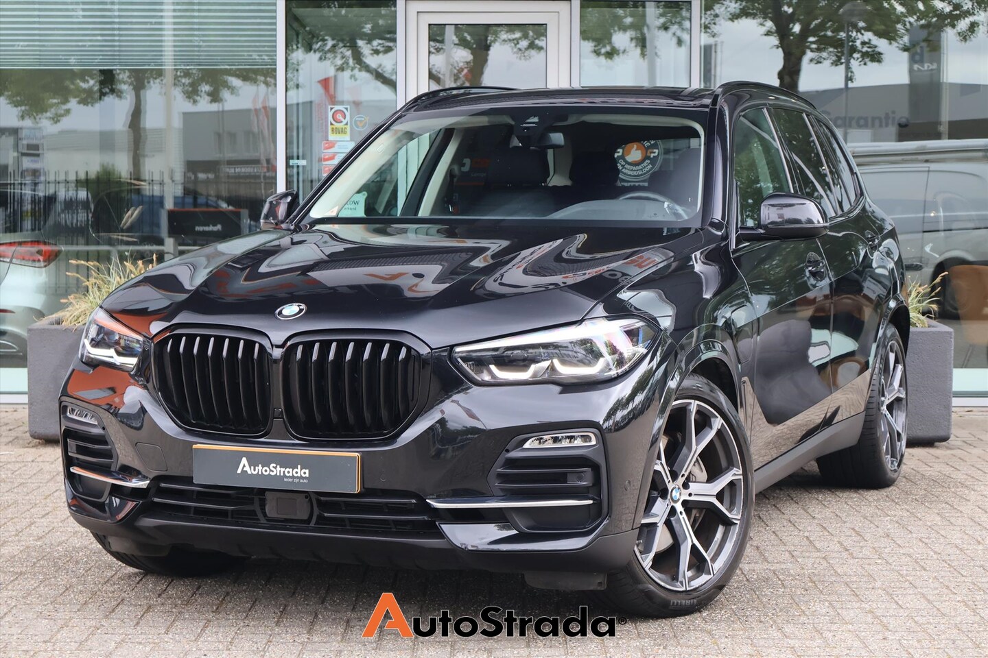 BMW X5 - (g05) xDrive45e 394pk | Camera | Sfeer | Luchtvering | LED | Adaptive | Stoelverwarming | - AutoWereld.nl