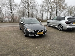 Volvo V70 - 1.6 T4 R-Edition 2x CAMERA TREKHAAK AUTOMAAT LEER STOELVERWARMING