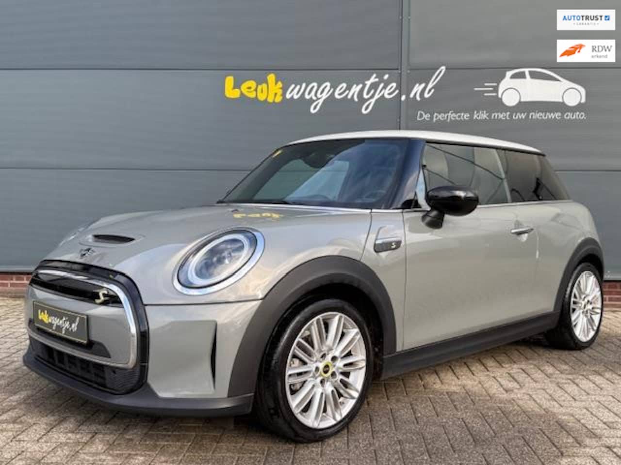 MINI Mini-Electric - Collection 33 kWh *carplay *camera *navi - AutoWereld.nl