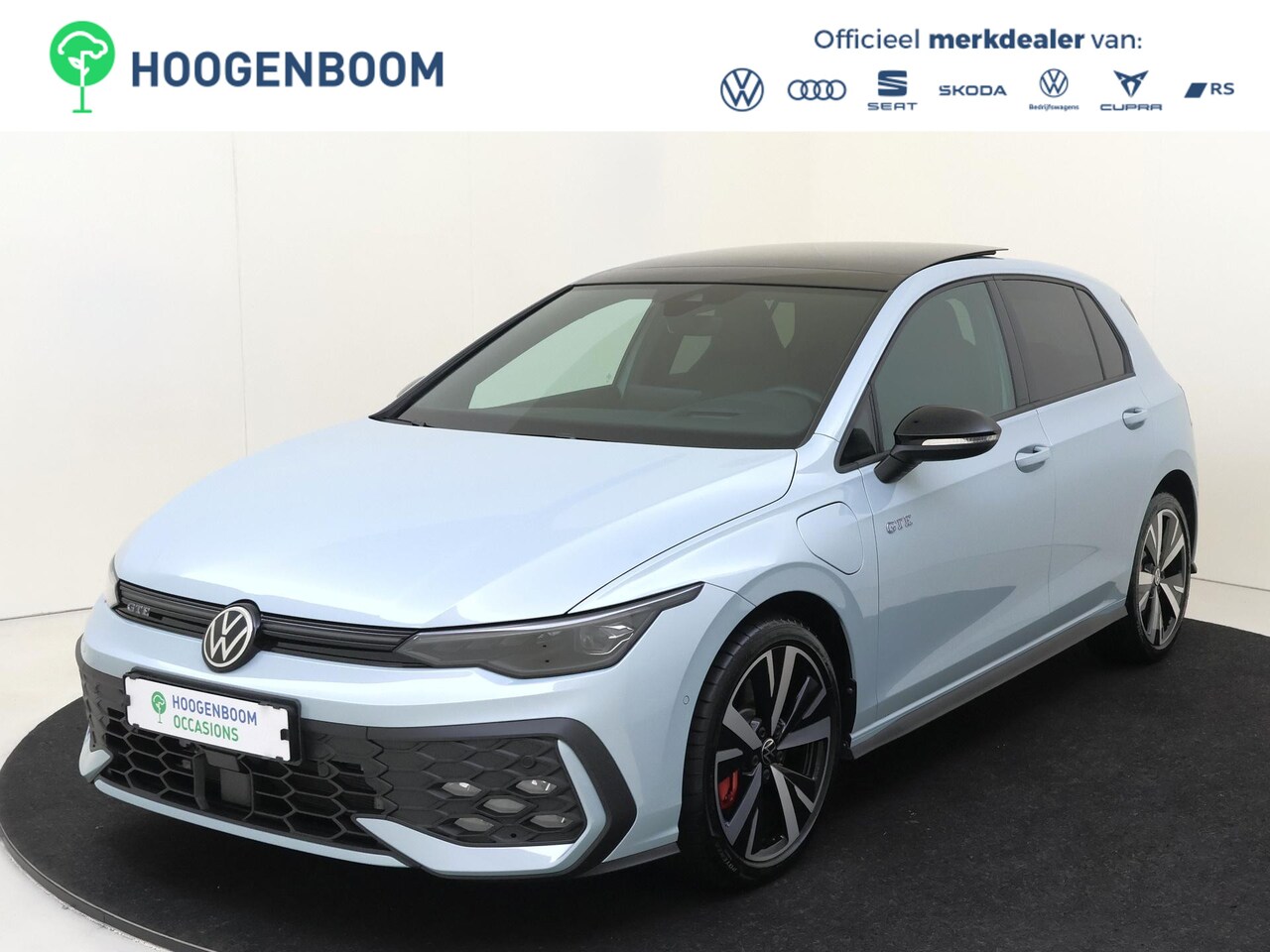 Volkswagen Golf - 1.5 eHybrid GTE | Panoramadak | Trekhaak | Head-up display | Keyless | Black style | Parke - AutoWereld.nl