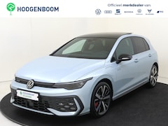 Volkswagen Golf - 1.5 eHybrid GTE | Panoramadak | Trekhaak | Head-up display | Keyless | Black style | Parke