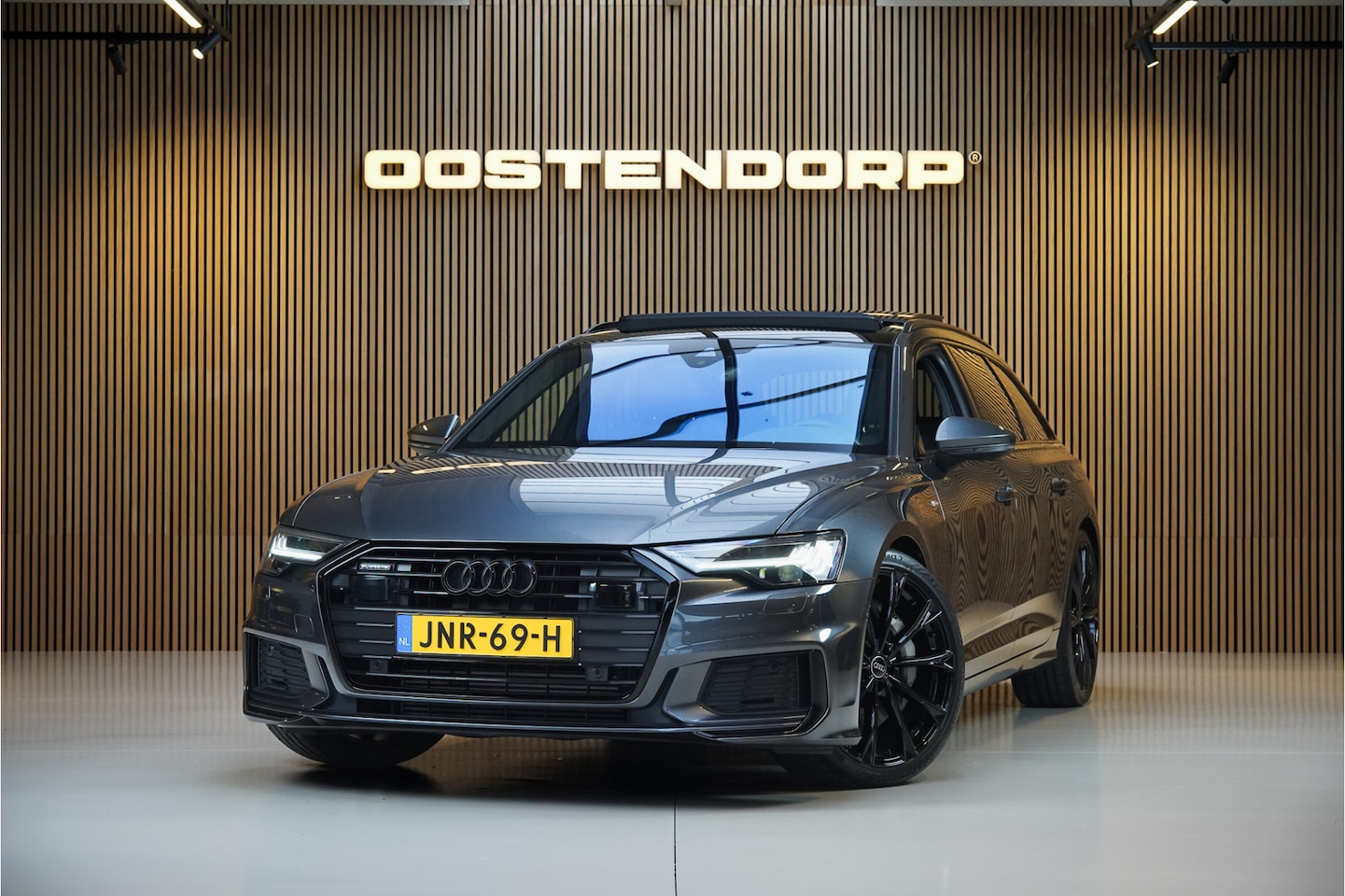 Audi A6 Avant - 50TFSIe/ 299pk Quattro S-Line Blackstyle|2022|Panoramadak|Leer|Trekhaak|21"Blackstyle - AutoWereld.nl