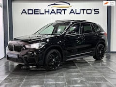 BMW X1 - SDrive18i Executive / Panorama dak / Navigatie full map / Cruise control / Climate control