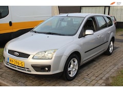 Ford Focus Wagon - 1.8-16V Ambiente Flexifuel Station APK DEC 2026 Stoelverwarming Climate Cruise Trekhaak