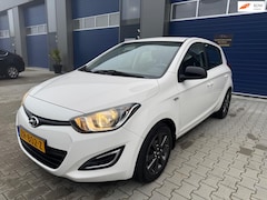 Hyundai i20 - 1.2i i-Drive navigatie Carplay airco 5deurs