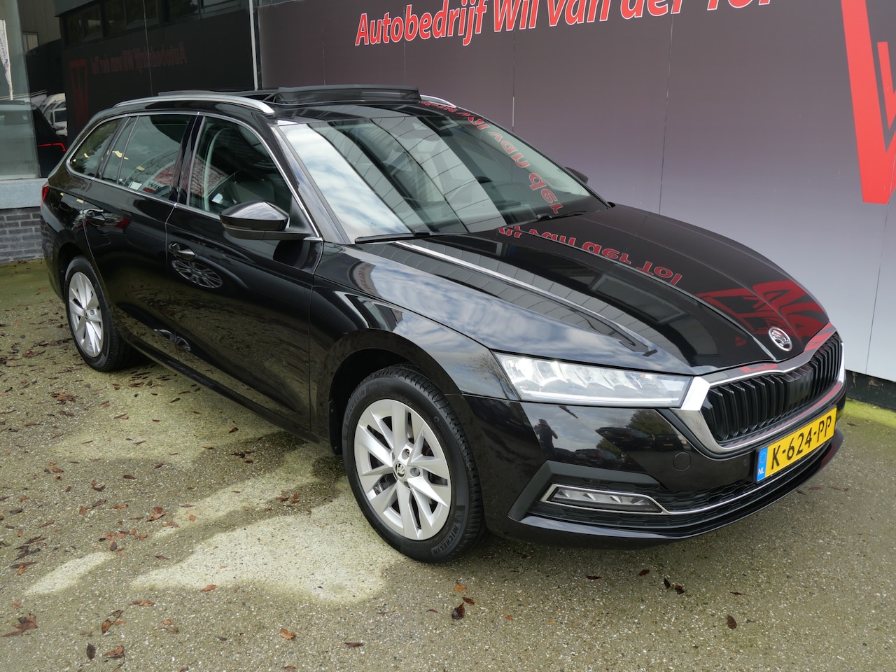 Skoda Octavia Combi - 1.0 TSI BUSINESS | PANORAMA | DIGI DASH | LED | TREKHAAK | DEALER O-H!! - AutoWereld.nl