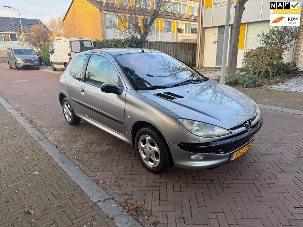 Peugeot 206 - Digitale airco / 85.000 NAP / Goed onderhouden / Leuke auto - AutoWereld.nl