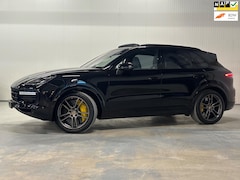 Porsche Cayenne - 4.0 Turbo | NAP | SPORT CHRONO | PANO | KERAMISCH | TREKHAAK