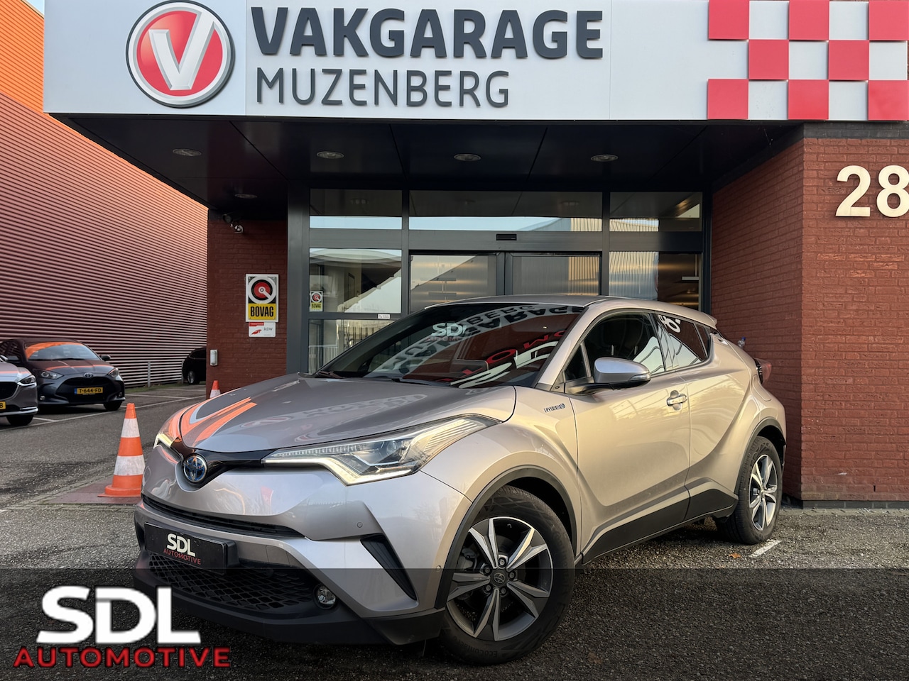 Toyota C-HR - 1.8 Hybrid Style // LED VERLICHTING // NAVI // CAMERA // ADAPTIVE CRUISE // CLIMA // DODEN - AutoWereld.nl