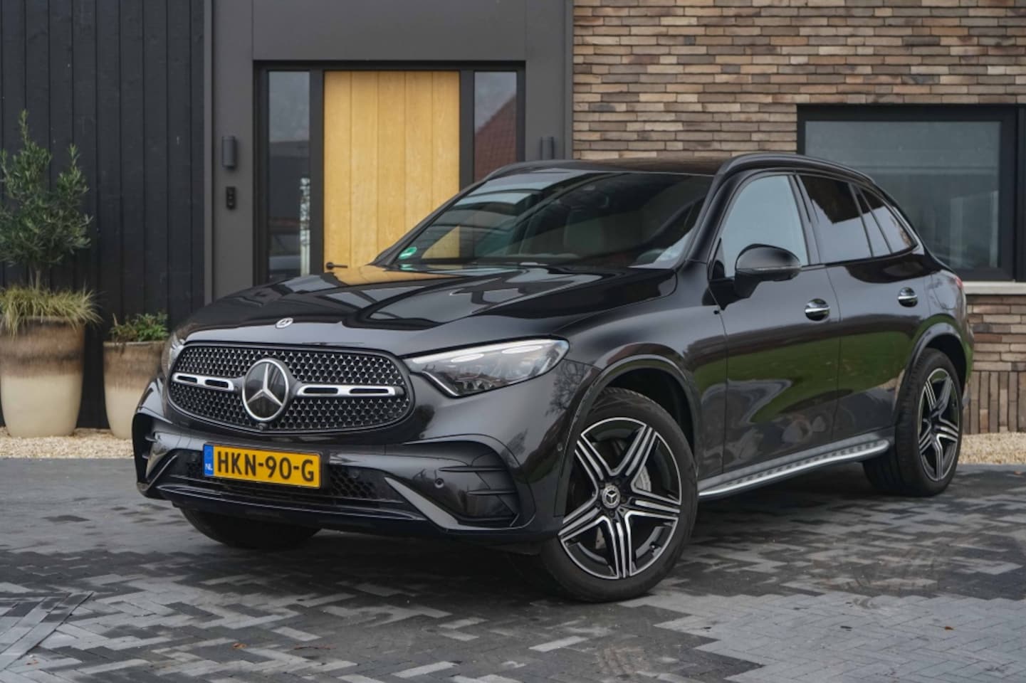 Mercedes-Benz GLC-klasse - 400e AMG 4Matic 381PK Luchtv/Night/4WB/360/Burm/Memory - AutoWereld.nl