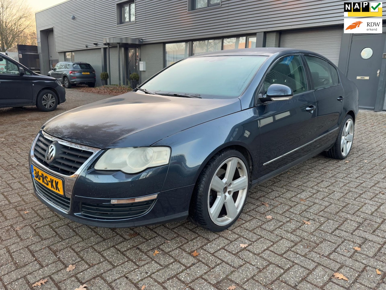 Volkswagen Passat - 2.0 FSI Sportline 2.0 FSI Sportline - AutoWereld.nl