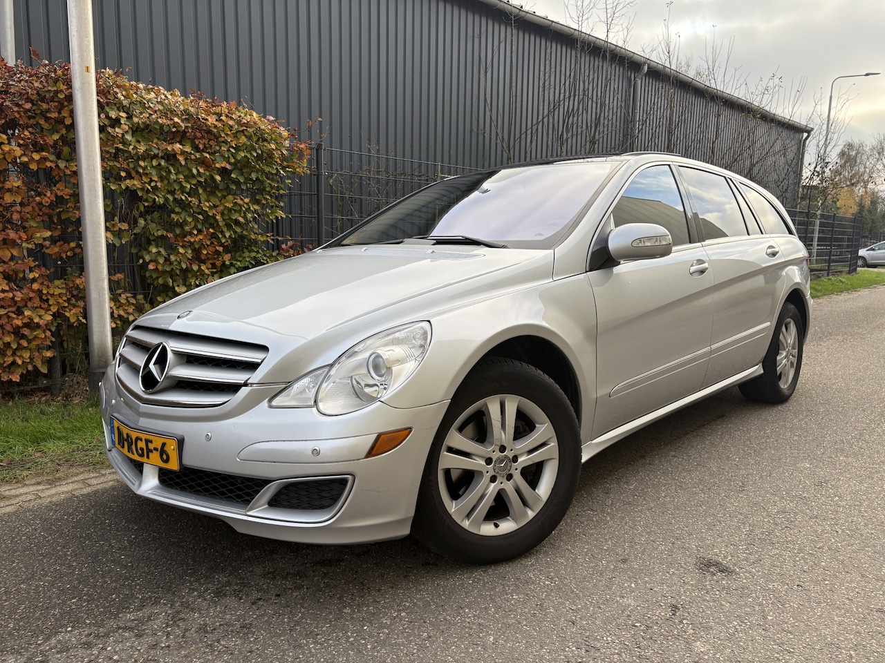 Mercedes-Benz R-klasse - 500 Lang 4-Matic / AUTOMAAT / PANORAMADAK / 6 PERSOONS / NAVI - AutoWereld.nl