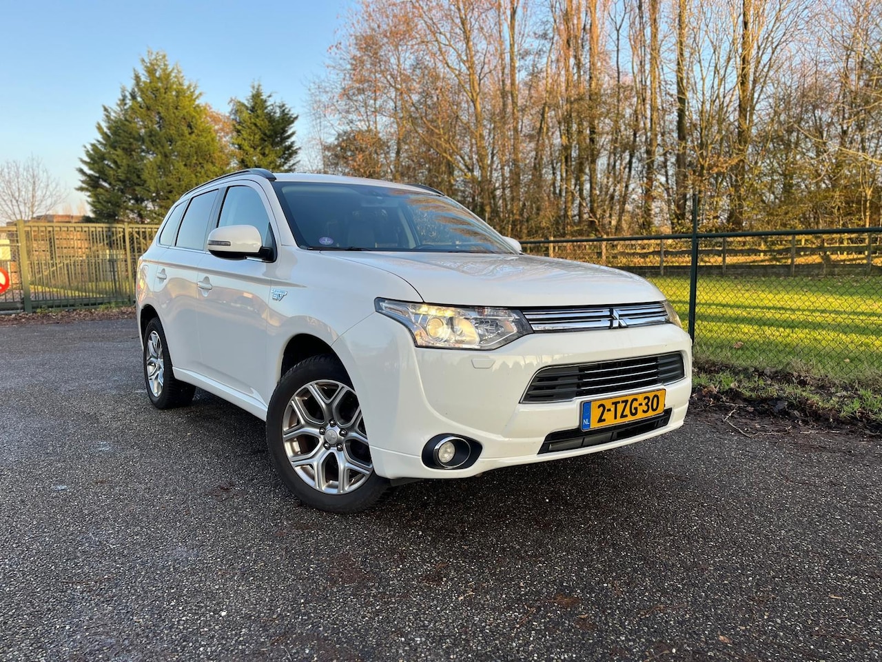 Mitsubishi Outlander - 2.0 PHEV Intense + - AutoWereld.nl