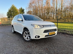 Mitsubishi Outlander - 2.0 PHEV Intense +