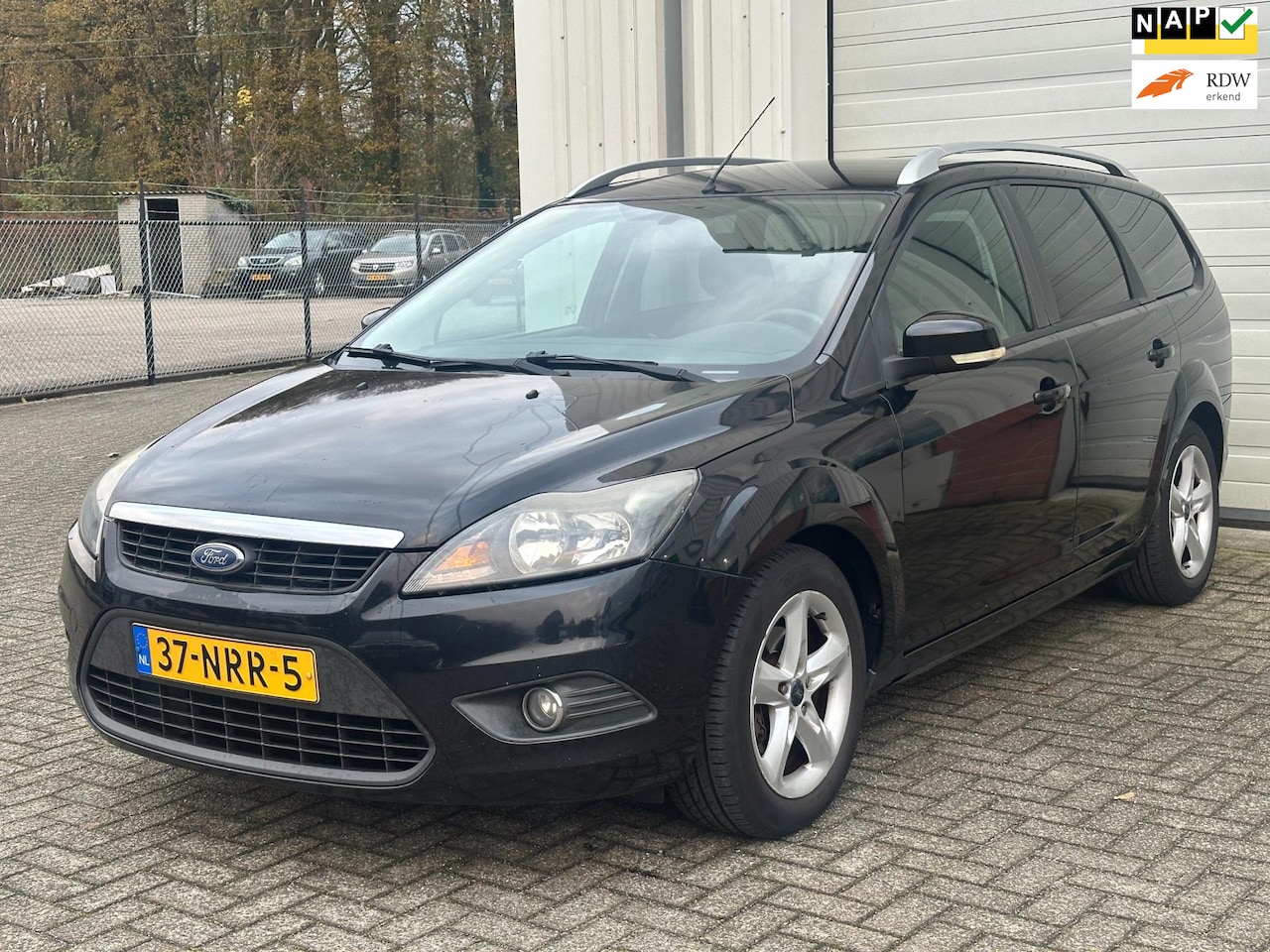 Ford Focus Wagon - 1.6 Comfort 1.6 Comfort, Airco, Cruise, Alu Velgen, Trekhaak, NAP ! - AutoWereld.nl