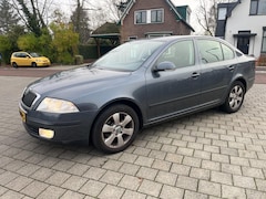 Skoda Octavia - 1.6 FSI Isofix trekh acc 5 Drs APK inruilkoopje 2eig