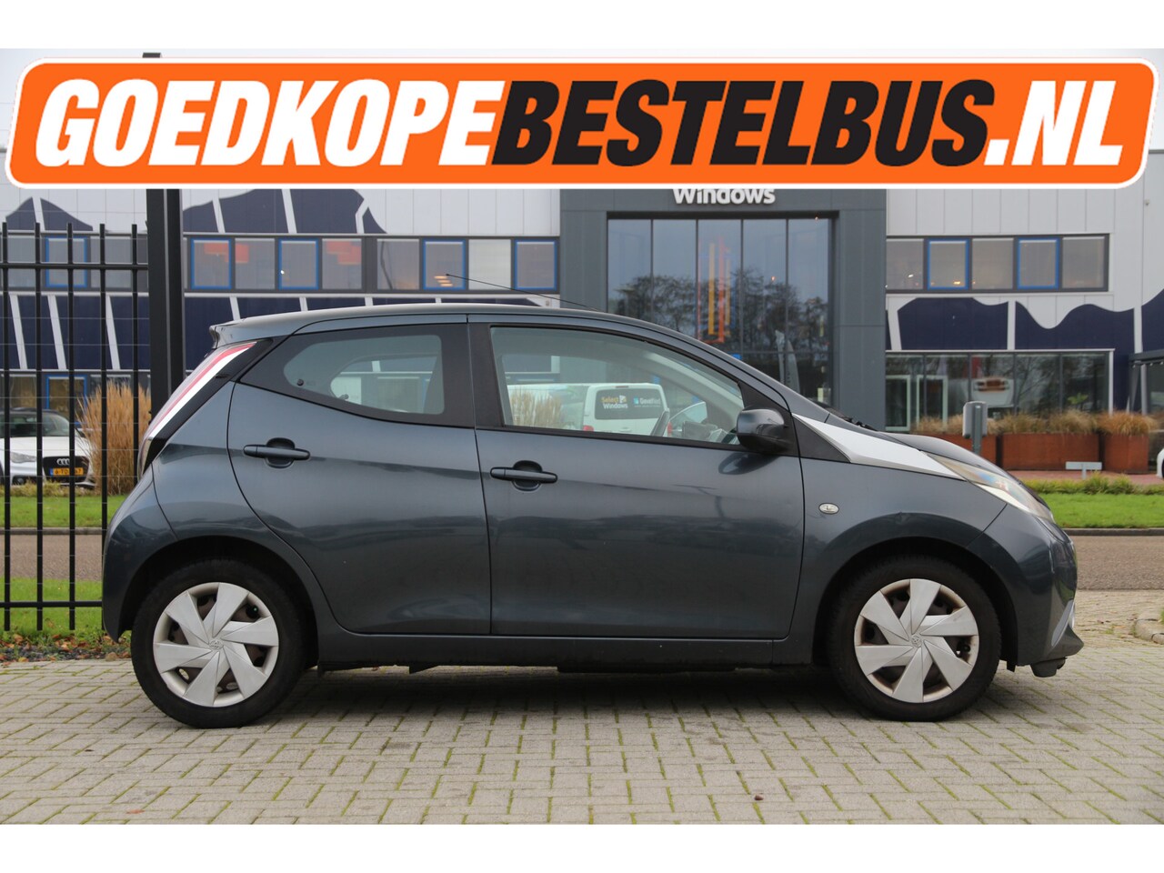 Toyota Aygo - 1.0 VVT-i x-play / 5drs / Camera / Cruise / Airco.. - AutoWereld.nl