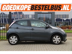 Toyota Aygo - 1.0 VVT-i x-play / 5drs / Camera / Cruise / Airco
