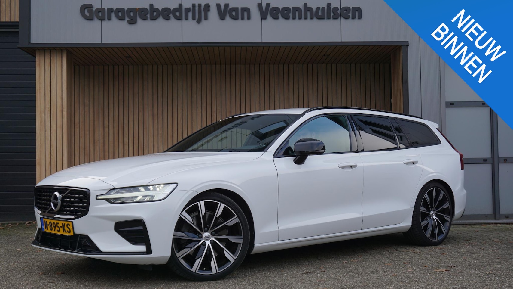 Volvo V60 - 2.0 T5 250pk R-Design Black Optik H&K Leder 20inch LM Navi LED Virtual Cockpit Stoel & Stu - AutoWereld.nl