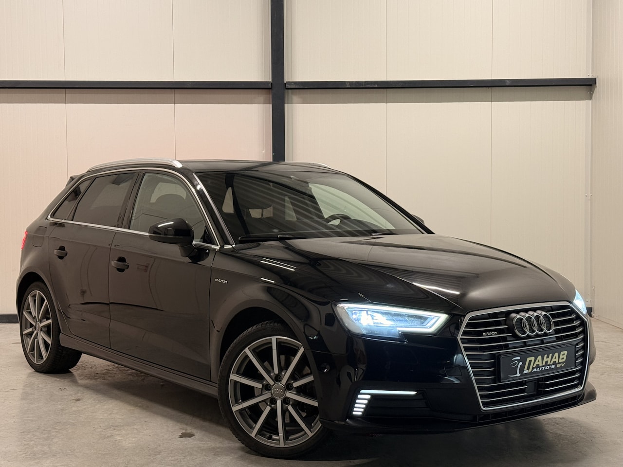 Audi A3 Sportback - 1.4 e-tron S-Line | Matrix Led | ACC | Bang & Olufsen | Digital Dash | Stoelverwarming | A - AutoWereld.nl