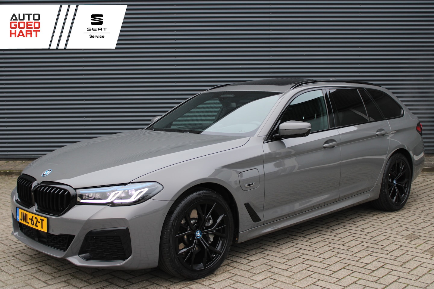 BMW 5-serie Touring - 530e xDrive Business Edition Plus M-Sport Active Steering Laser Pano Vol-Leder Head-up - AutoWereld.nl