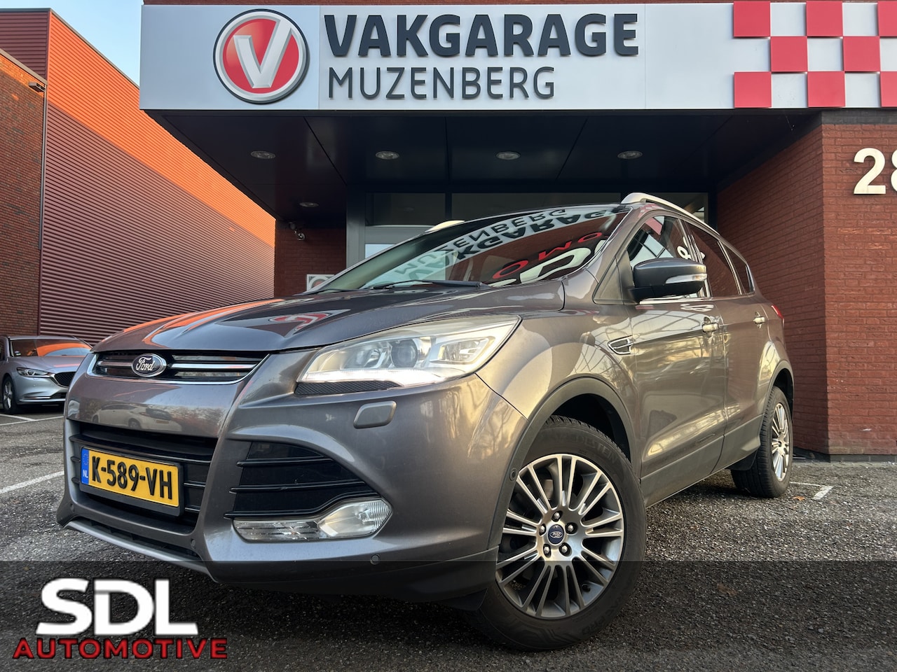 Ford Kuga - 1.6 Titanium Plus GOED ONDERHOUDEN!! // NAVI // PANO/SCHUIFKANTELDAK // CAMERA // PDC V+A - AutoWereld.nl