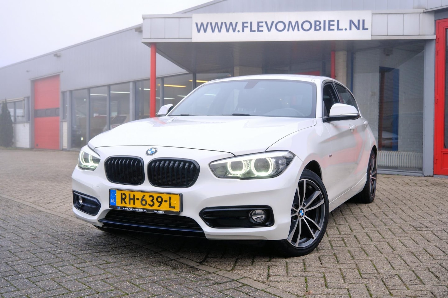 BMW 1-serie - 116i Edition Sport Line Shadow Executive Navi|Clima|LMV|Sportstoelen - AutoWereld.nl