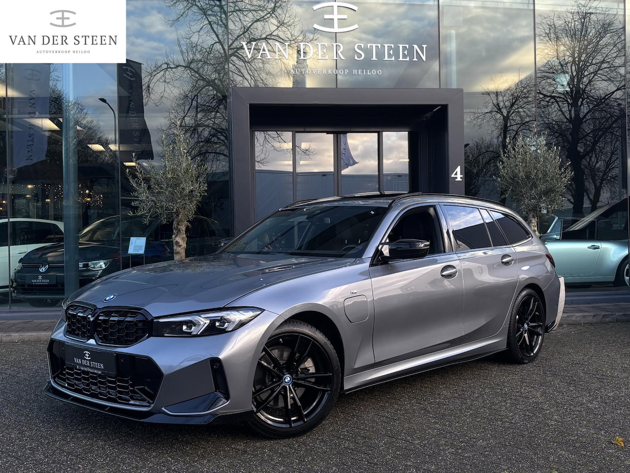 BMW 3-serie Touring - 320e Business Edition Plus M Sport | Performance Style Bodykit | Schuifdak | Stoel-Stuur v - AutoWereld.nl