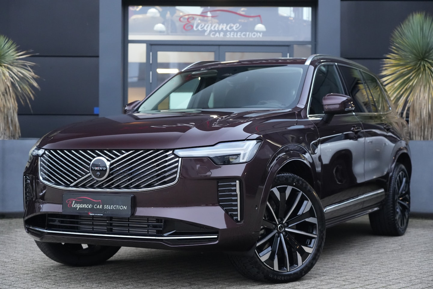 Volvo XC90 - 2.0 T8 Plug-in hybrid AWD FACELIFT Plus Bright 455pk Stoelverwarming/HarmanKardon/360Camer - AutoWereld.nl