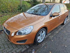 Volvo V60 - 1.6 D2 Summum automaat , 360 camera , line ac, navi, leer