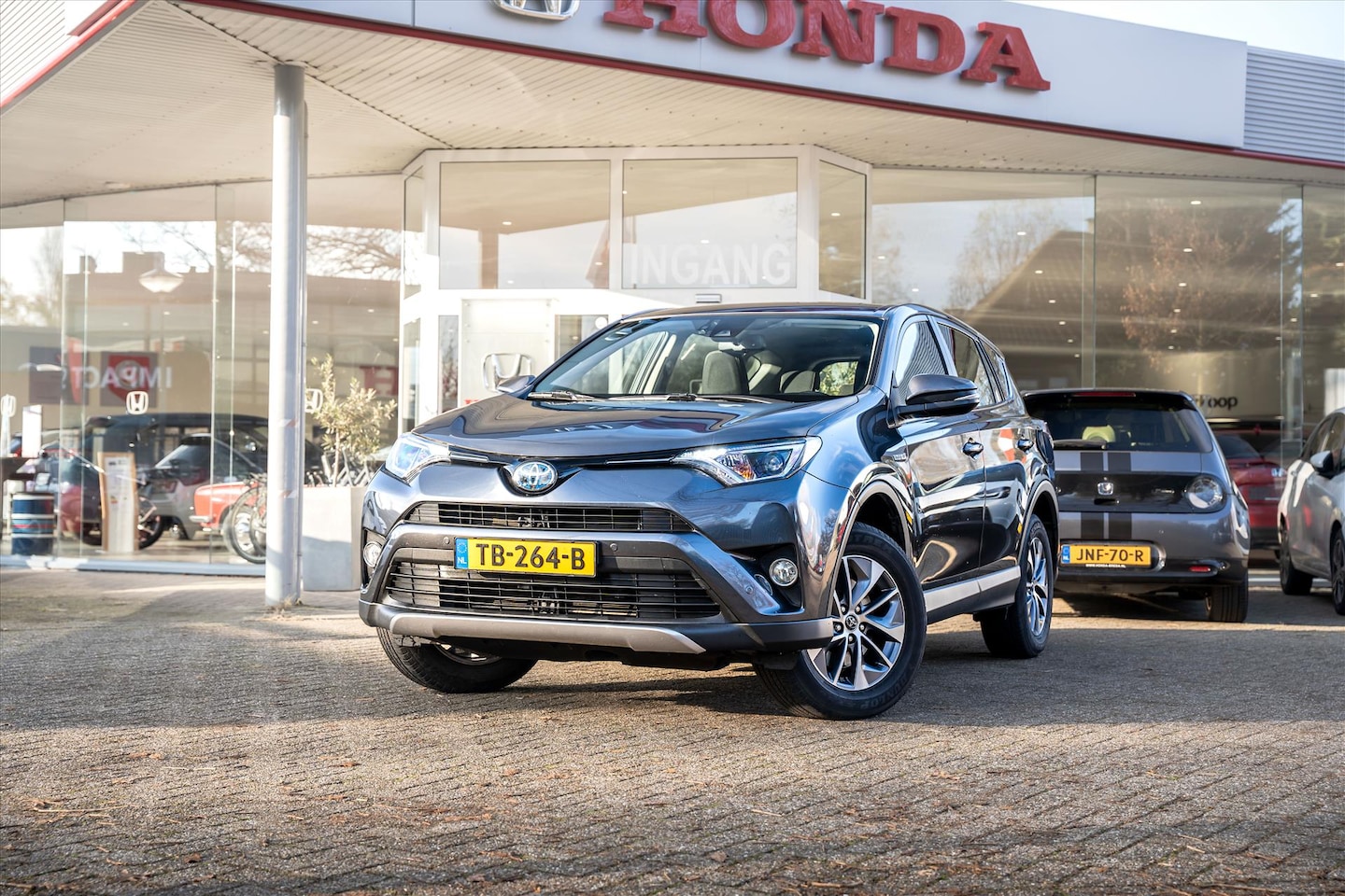 Toyota RAV4 - 2.5 Full Hybrid AWD Automaat Energy | NL Auto | Afneembare trekhaak | BTW auto | Incl. Win - AutoWereld.nl