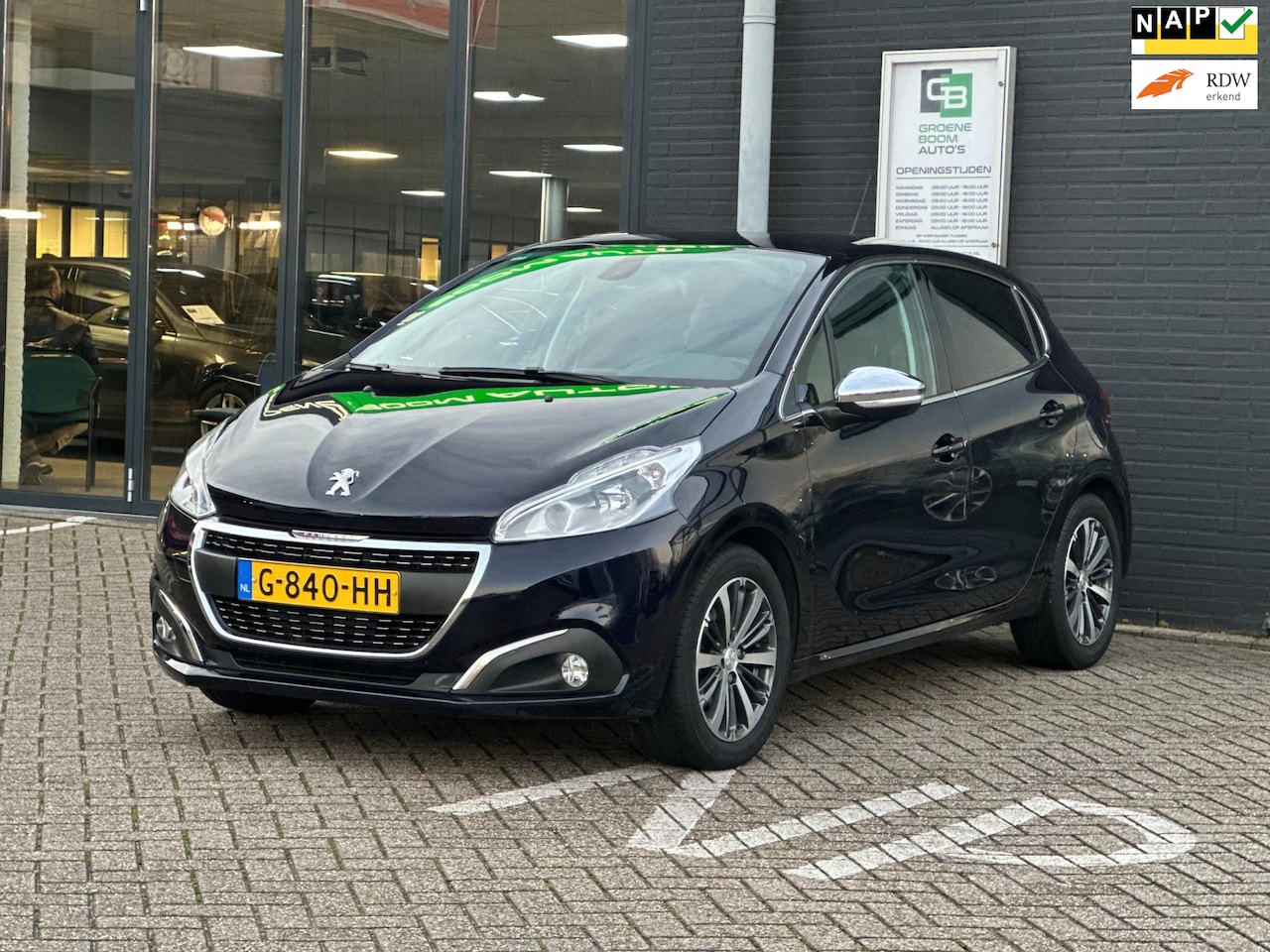 Peugeot 208 - 1.2 PureTech Allure/1STE EIG/CARPLAY/CAMERA/NAVI/NL-AUTO NAP!! - AutoWereld.nl