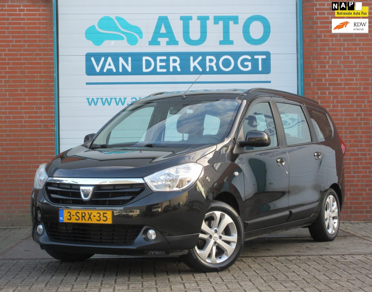 Dacia Lodgy - 1.2 TCe Prestige 5p. Trekhaak, Navi, Airco, Cruise, APK 11-26 - AutoWereld.nl