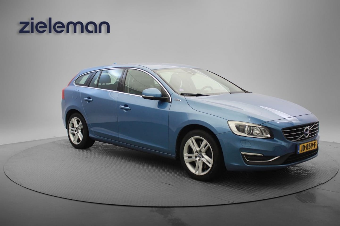 Volvo V60 - 2.4 D6 Twin Engine R-Design Automaat - Navi, Camera, Cruise, Clia, Stoelverw. - AutoWereld.nl